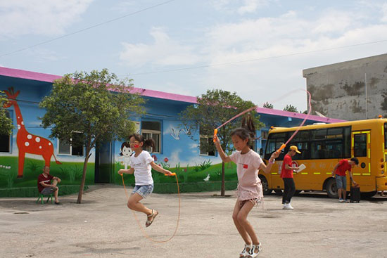 ���Ϲ��I��W�����Q�׌WԺ����ϵ�P�h�������ж�������������`꠵�����ʡƽ�ɽ���P�hѦ��悶��Ӝϴ���ӢС�W�_չ֧�̻�ӣ��e�k��ӢС�W��һ��Ȥζ�\�ӕ���׌�W���w���W��ƥ�˾������D�����K��ِ��