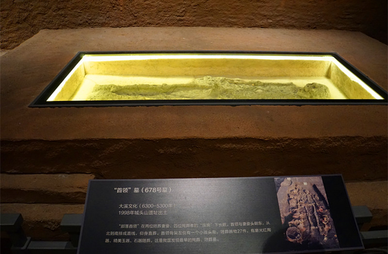 ���^ɽ�в�����vʷ�Ĵ�l�F����������553��Ĺ��������һ�������I��Ĺ�����zӰ����־�ۣ�